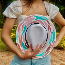 Load image into Gallery viewer, La vie est belle